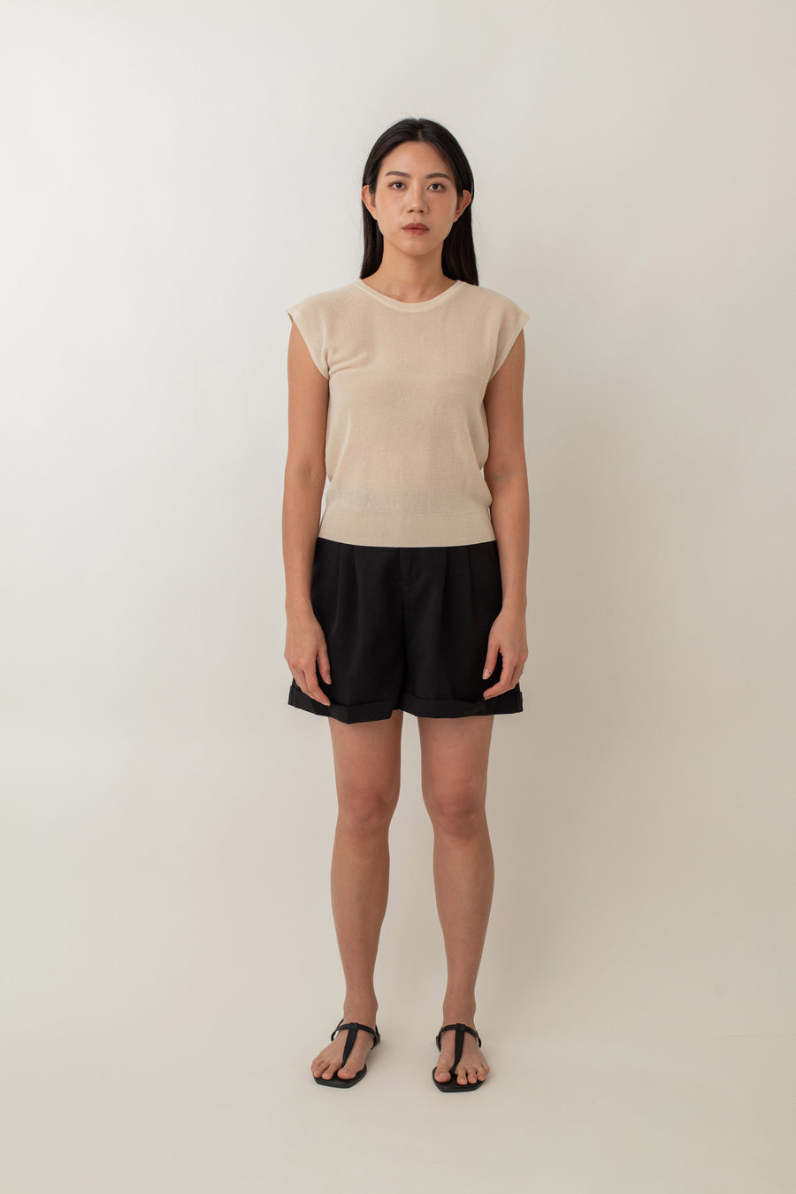Freya is your go-to for easy, everyday style. It has a cozy ribbed texture and a bit of stretch, making it incredibly comfy and flattering. The top features simple cap sleeves and a cute keyhole detail at the back. You can easily pair it with just about anything in your wardrobe.