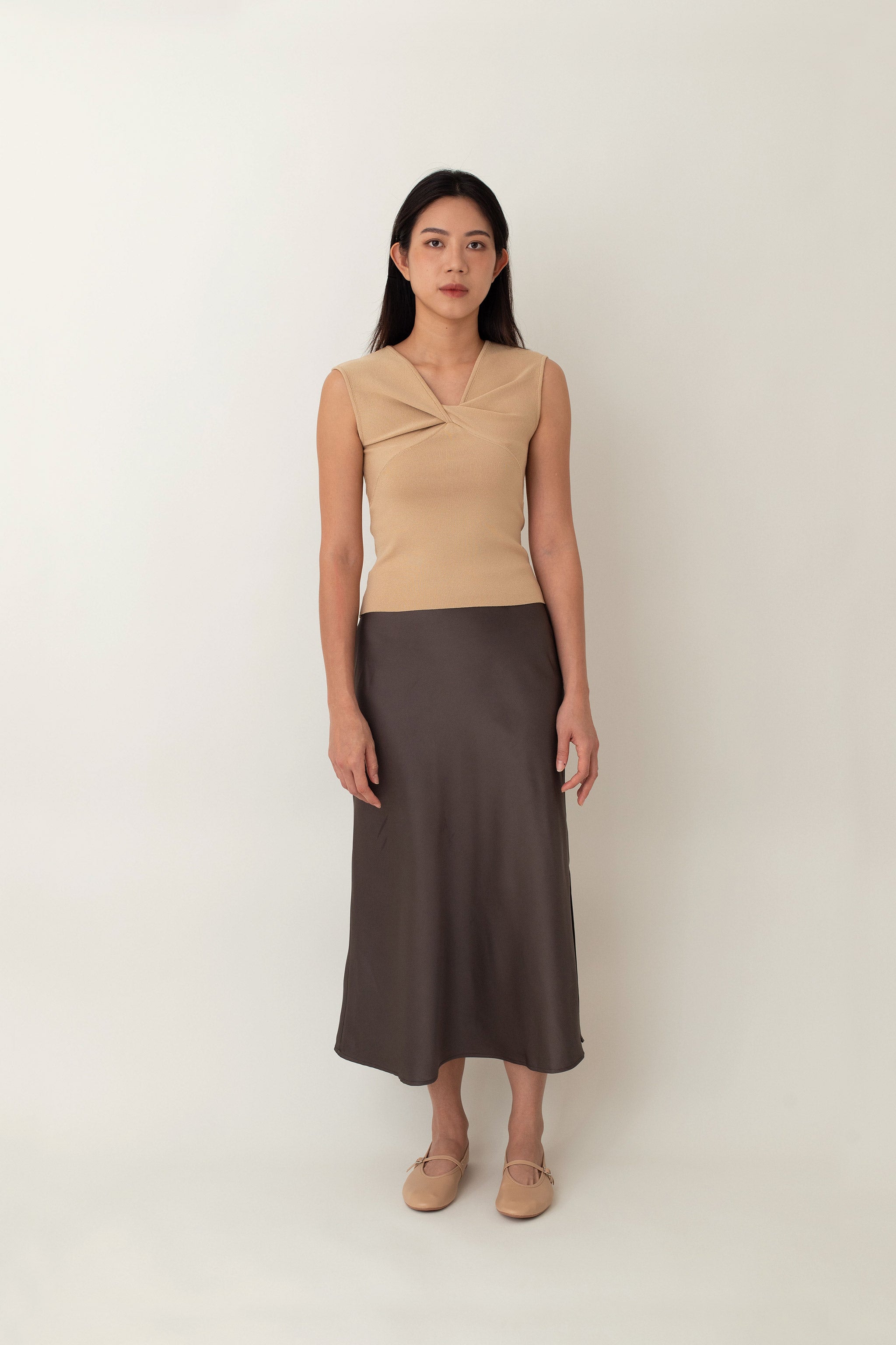 Xanthe is made from a soft, stretchy fabric that feels great and fits like a dream. That awesome knot detail at the front adds something extra to a classic style. Comfortable, stylish, and totally versatile -&nbsp;dress it up with high-waisted skirts or tailored pants for a sleek look, or keep it casual with your favorite jeans.