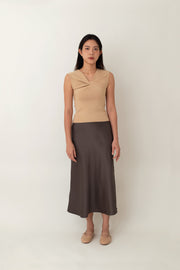 Xanthe is made from a soft, stretchy fabric that feels great and fits like a dream. That awesome knot detail at the front adds something extra to a classic style. Comfortable, stylish, and totally versatile -&nbsp;dress it up with high-waisted skirts or tailored pants for a sleek look, or keep it casual with your favorite jeans.